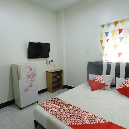 Oyo 92702 Minang Jaya Hotel Nagoya Kültér fotó