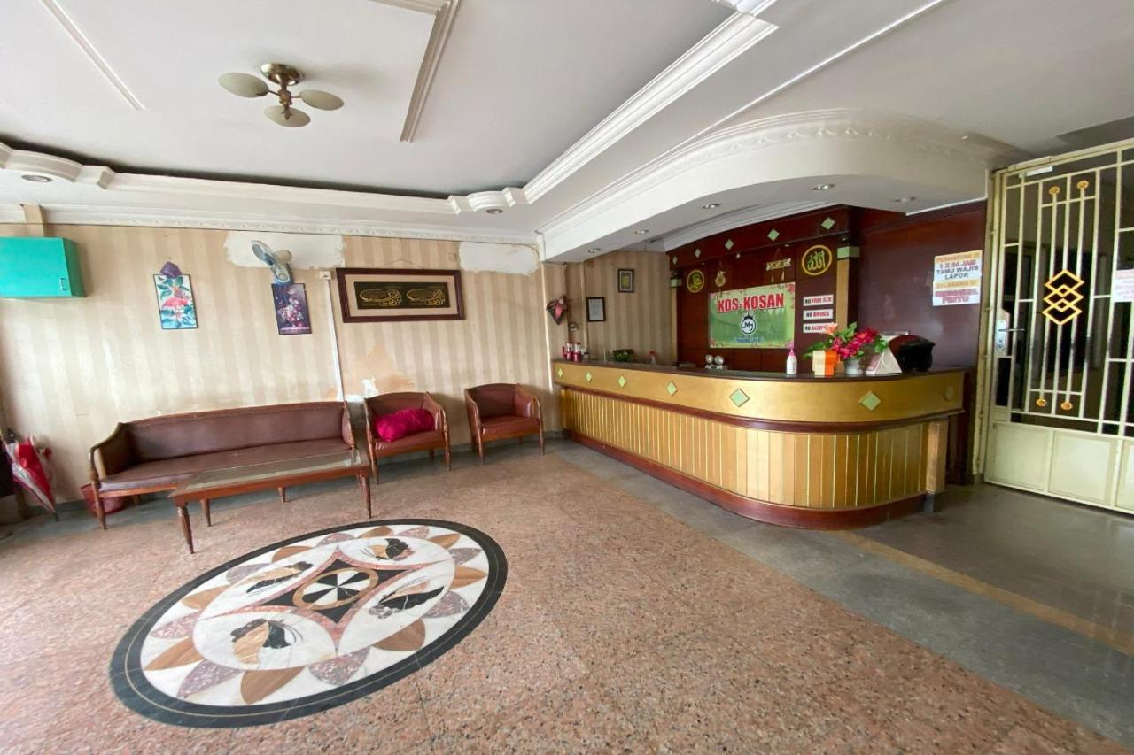 Oyo 92702 Minang Jaya Hotel Nagoya Kültér fotó