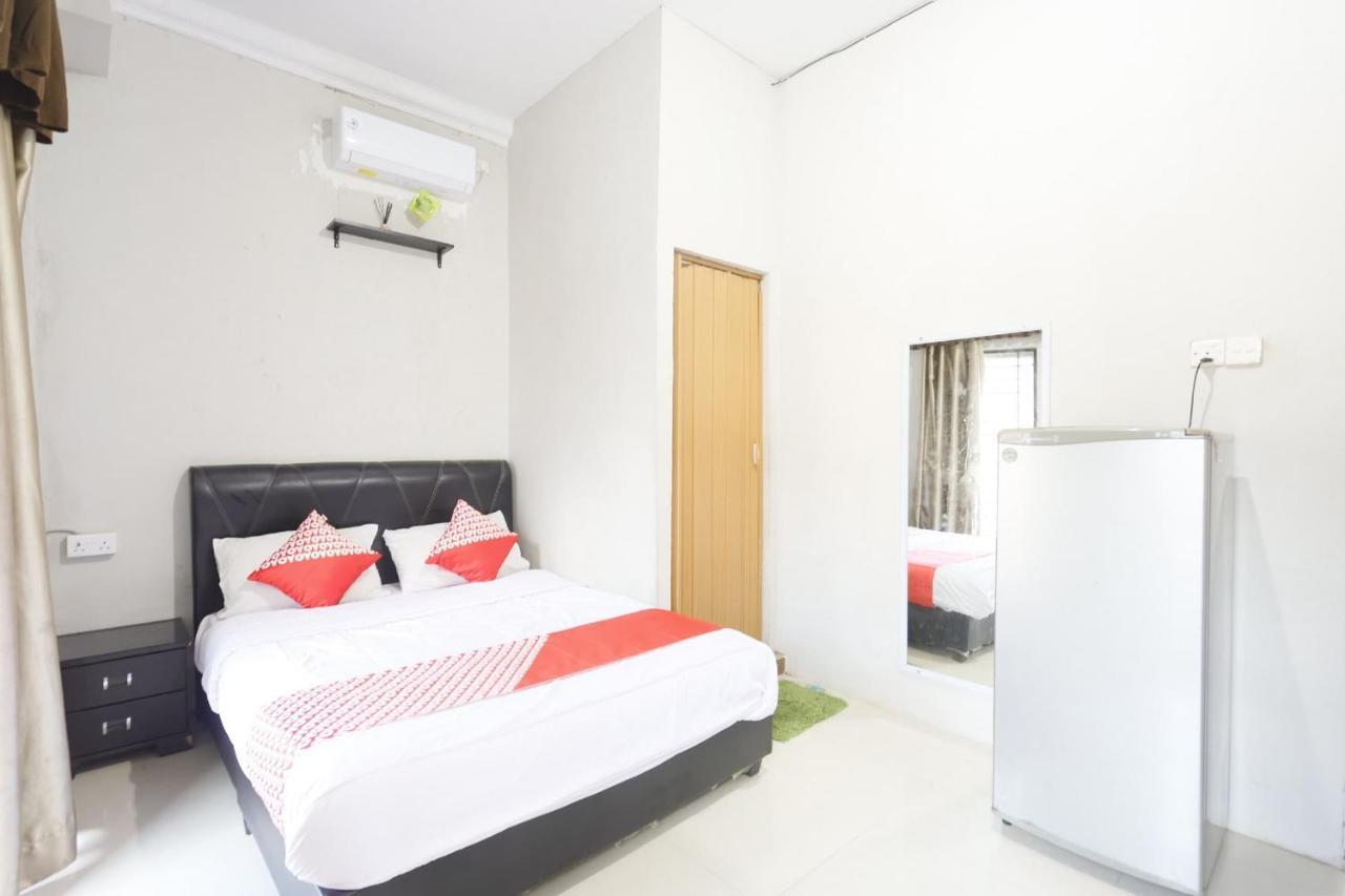 Oyo 92702 Minang Jaya Hotel Nagoya Kültér fotó