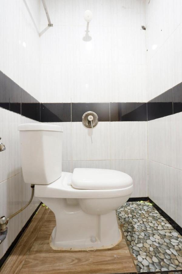 Oyo 92702 Minang Jaya Hotel Nagoya Kültér fotó