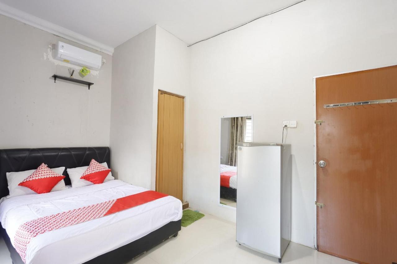 Oyo 92702 Minang Jaya Hotel Nagoya Kültér fotó