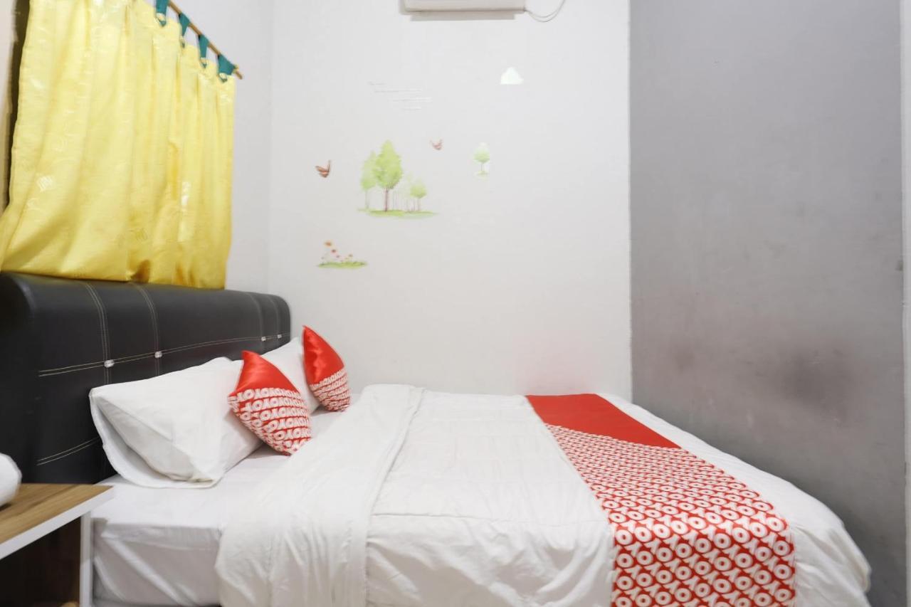 Oyo 92702 Minang Jaya Hotel Nagoya Kültér fotó