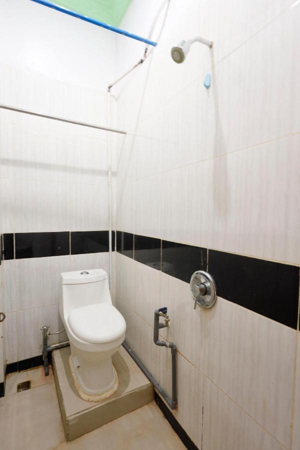 Oyo 92702 Minang Jaya Hotel Nagoya Kültér fotó