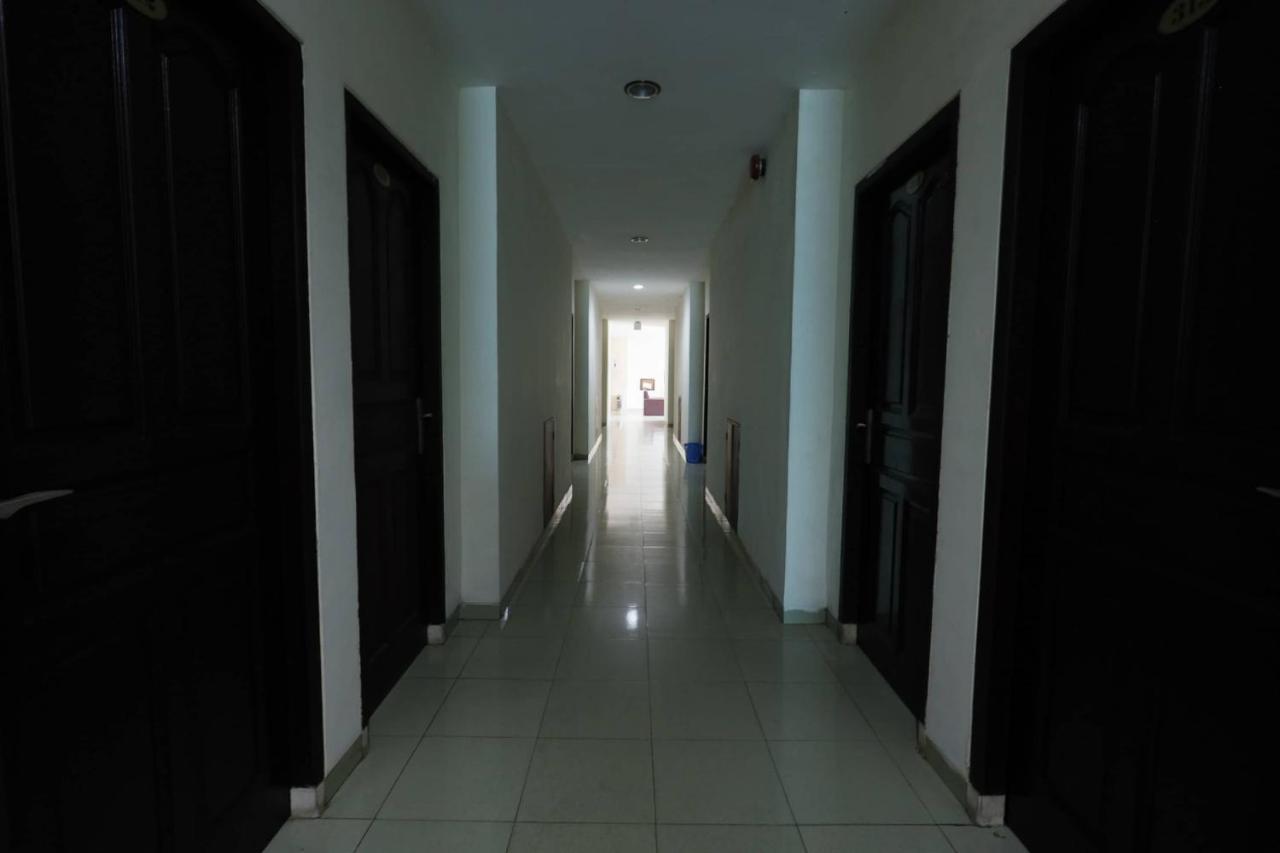 Oyo 92702 Minang Jaya Hotel Nagoya Kültér fotó