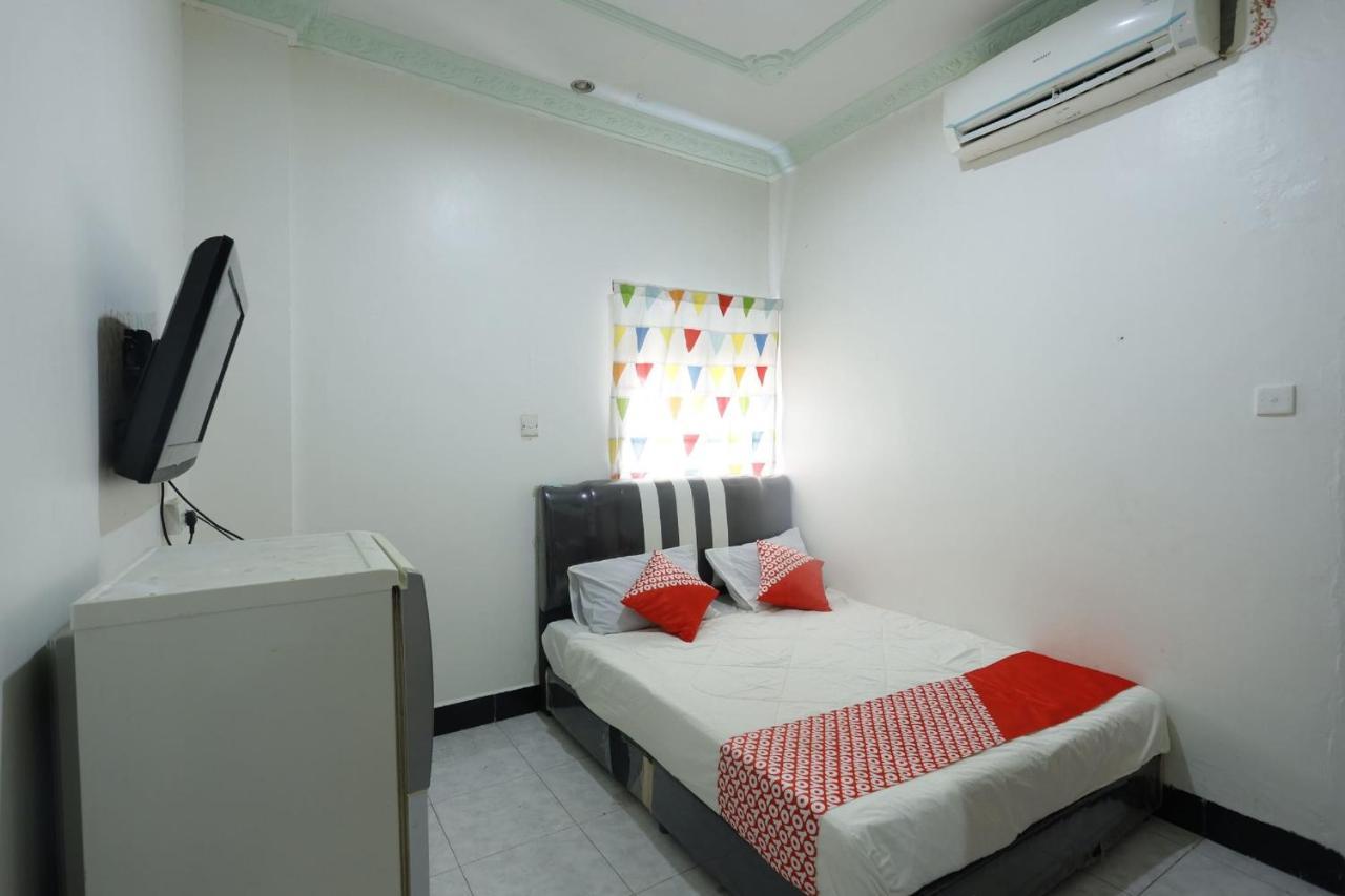 Oyo 92702 Minang Jaya Hotel Nagoya Kültér fotó